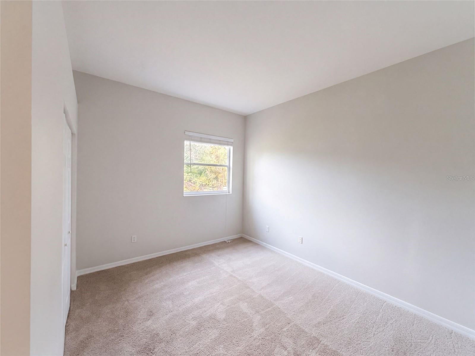 27 RUSSMAN LANE