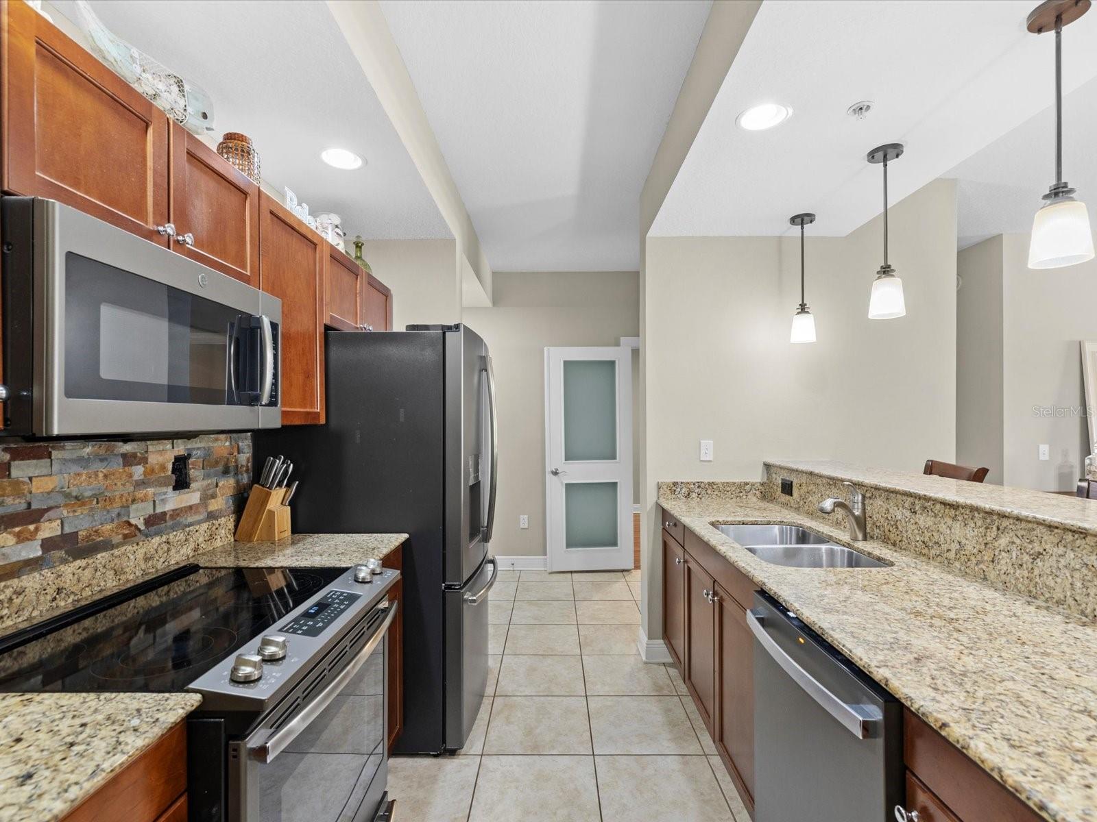 STATION SQUARE CONDO - Residential