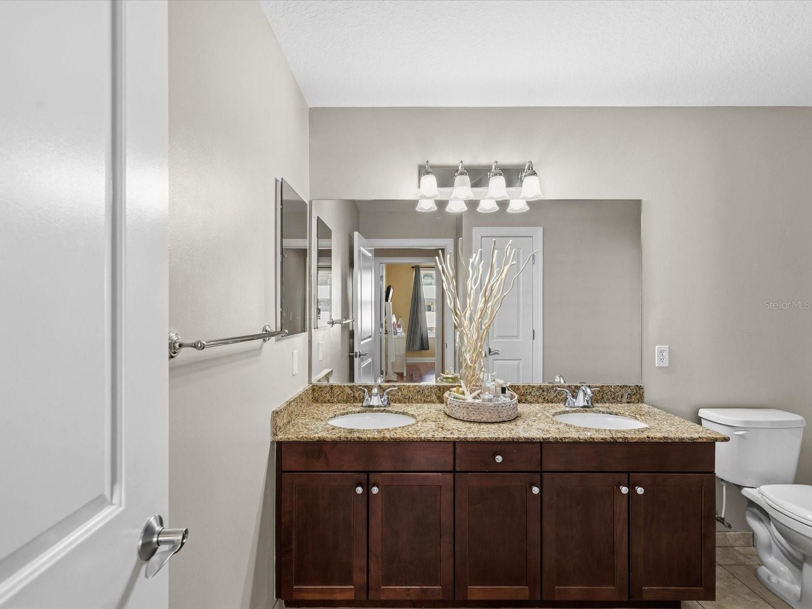 STATION SQUARE CONDO - Residential