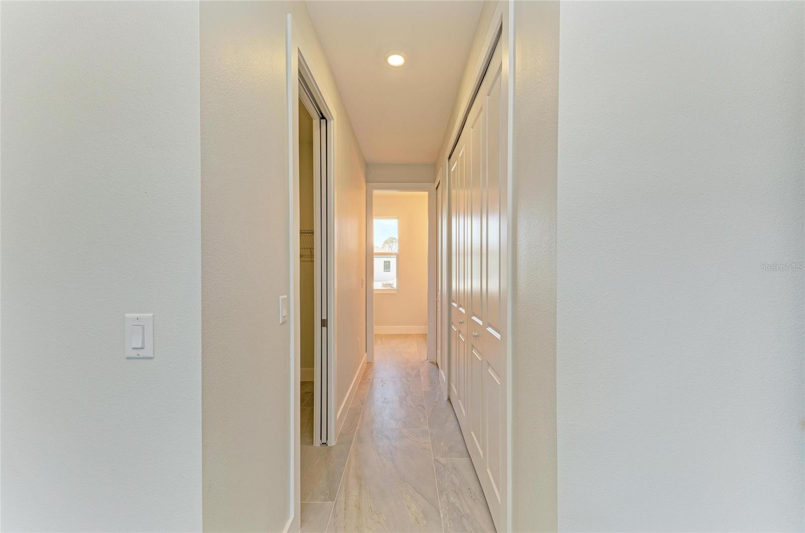 SOUTH VENICE - Residential