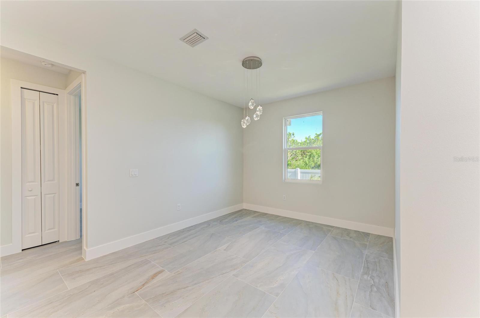 SOUTH VENICE - Residential