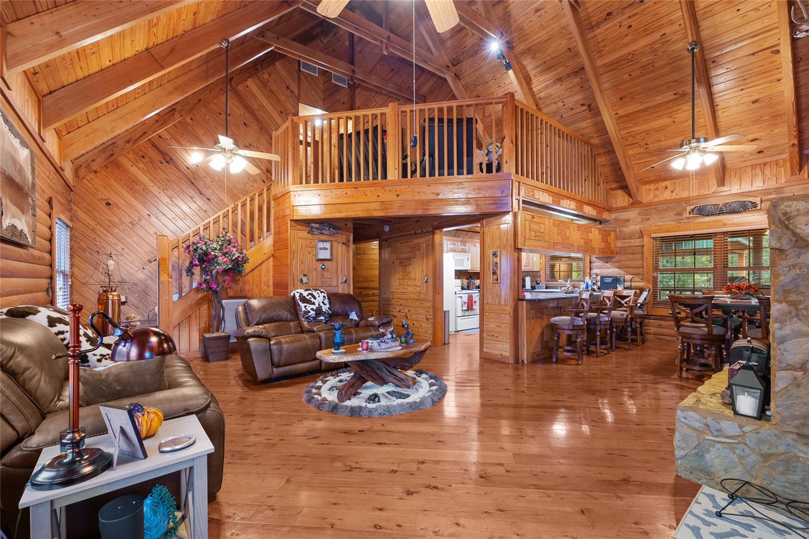 306 NE CASTAGNA LANE