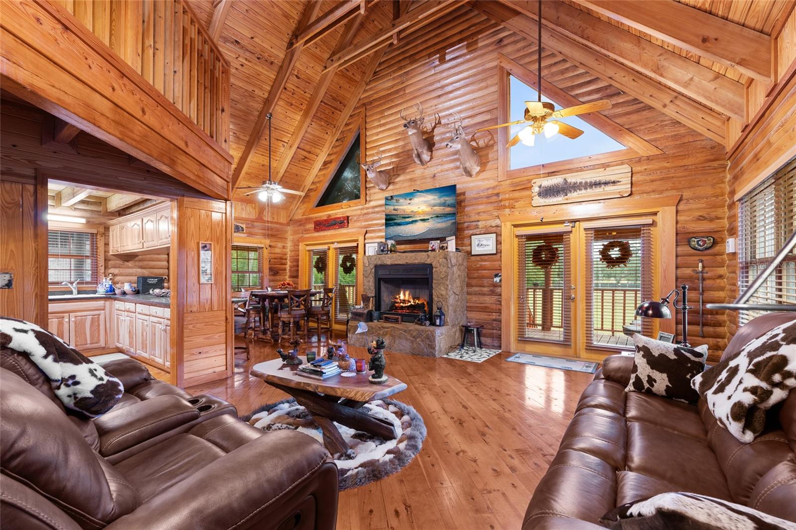 306 NE CASTAGNA LANE