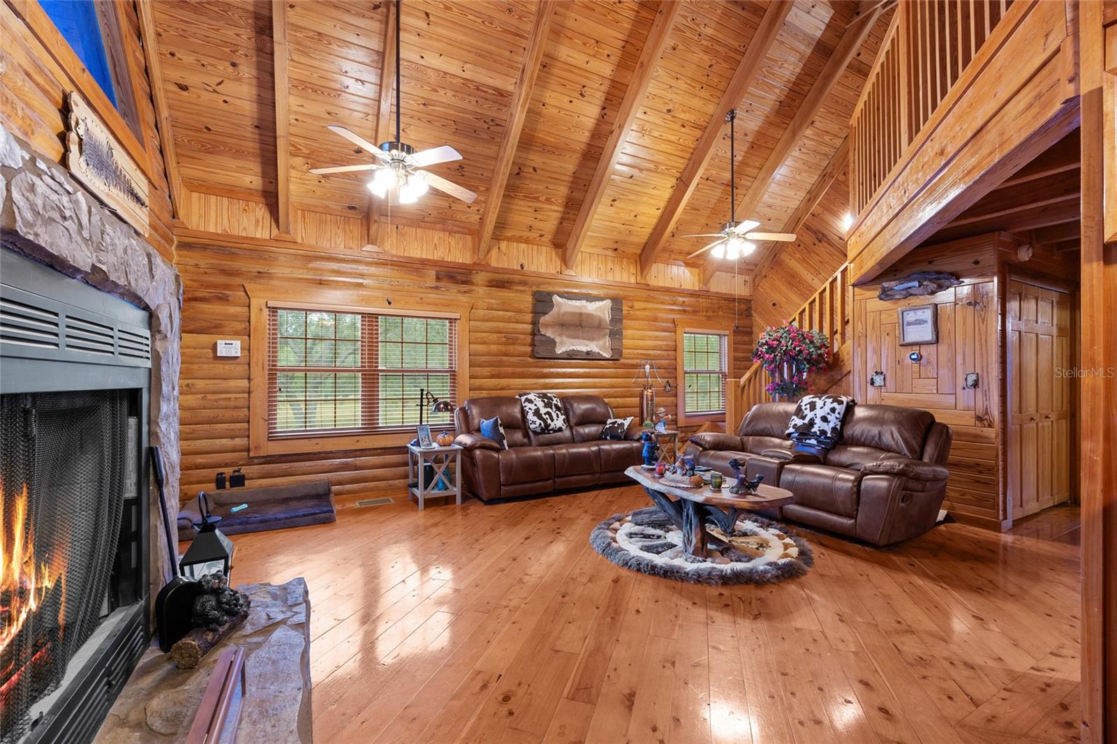 306 NE CASTAGNA LANE