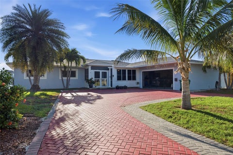 1818 Dolphin Boulevard S, St Petersburg, FL 33707