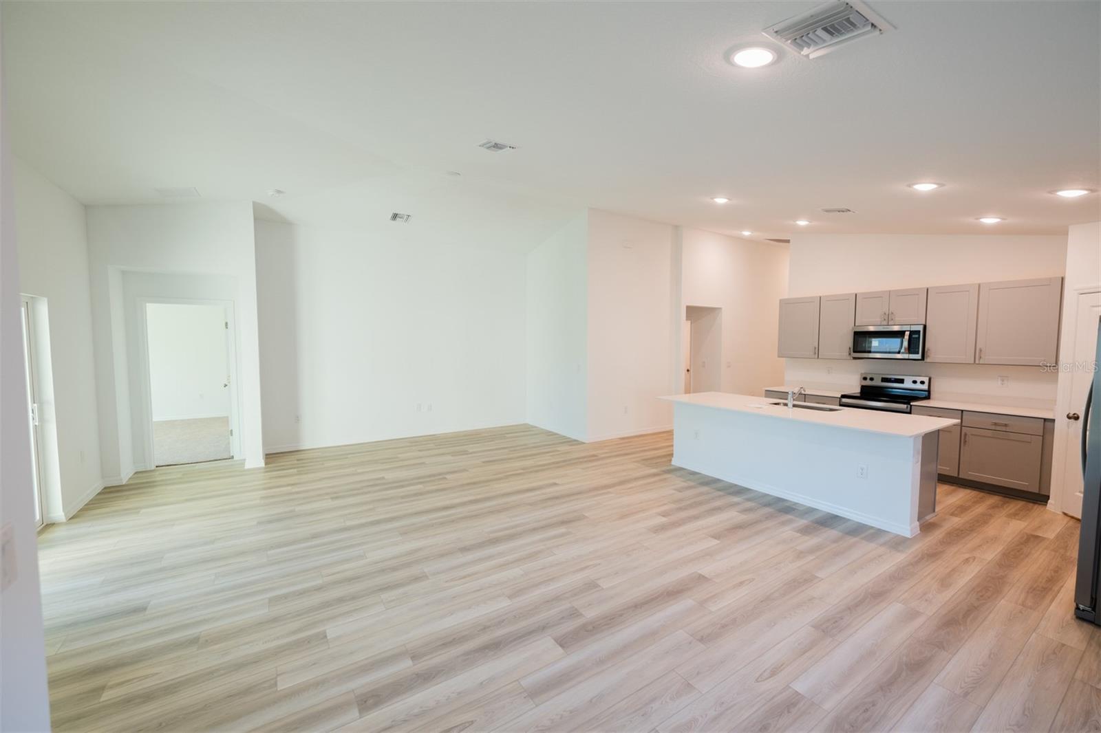 VVYNNSTONE PH 1 - Residential Lease