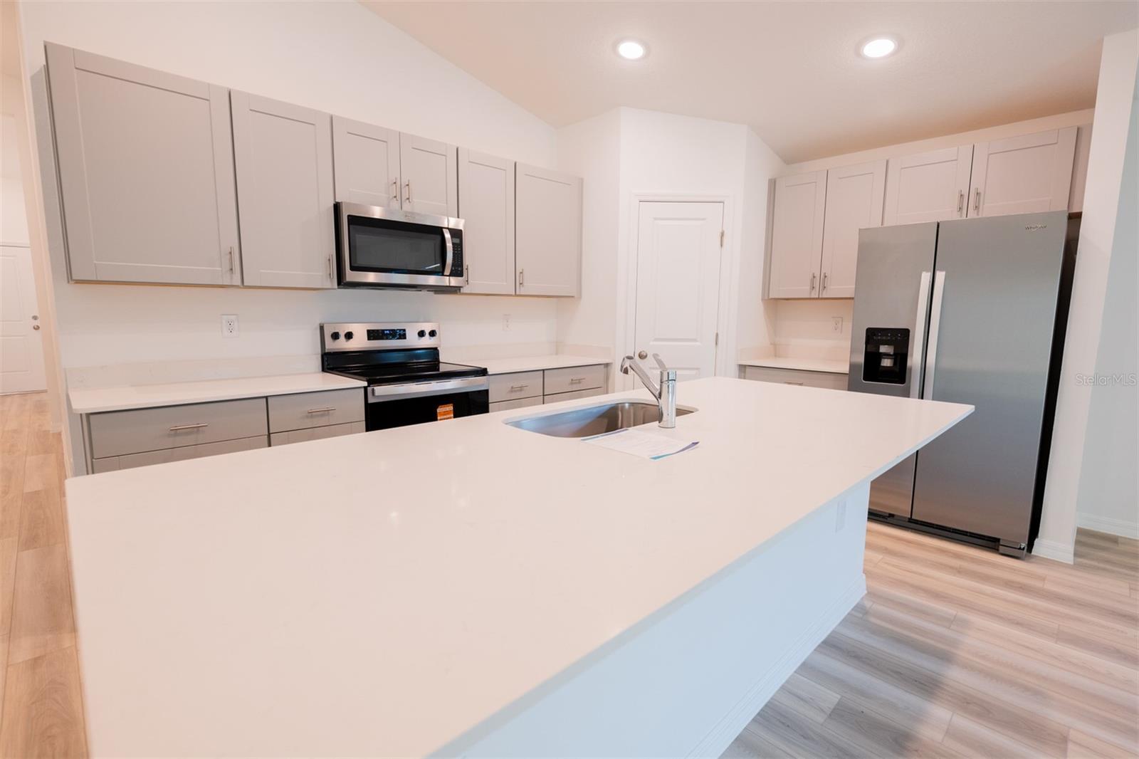 VVYNNSTONE PH 1 - Residential Lease