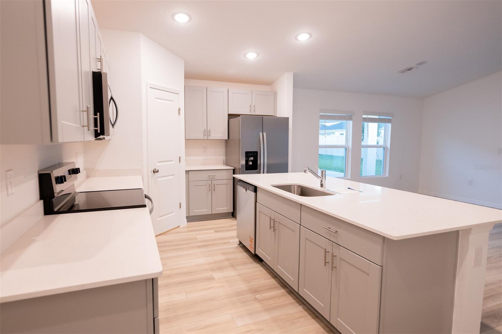 VVYNNSTONE PH 1 - Residential Lease