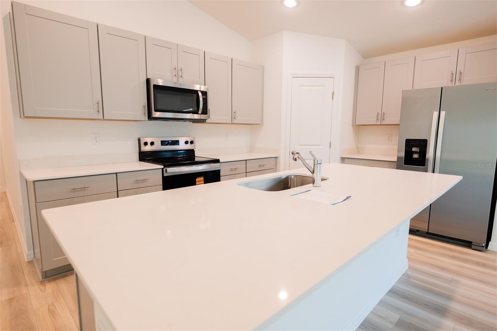 VVYNNSTONE PH 1 - Residential Lease