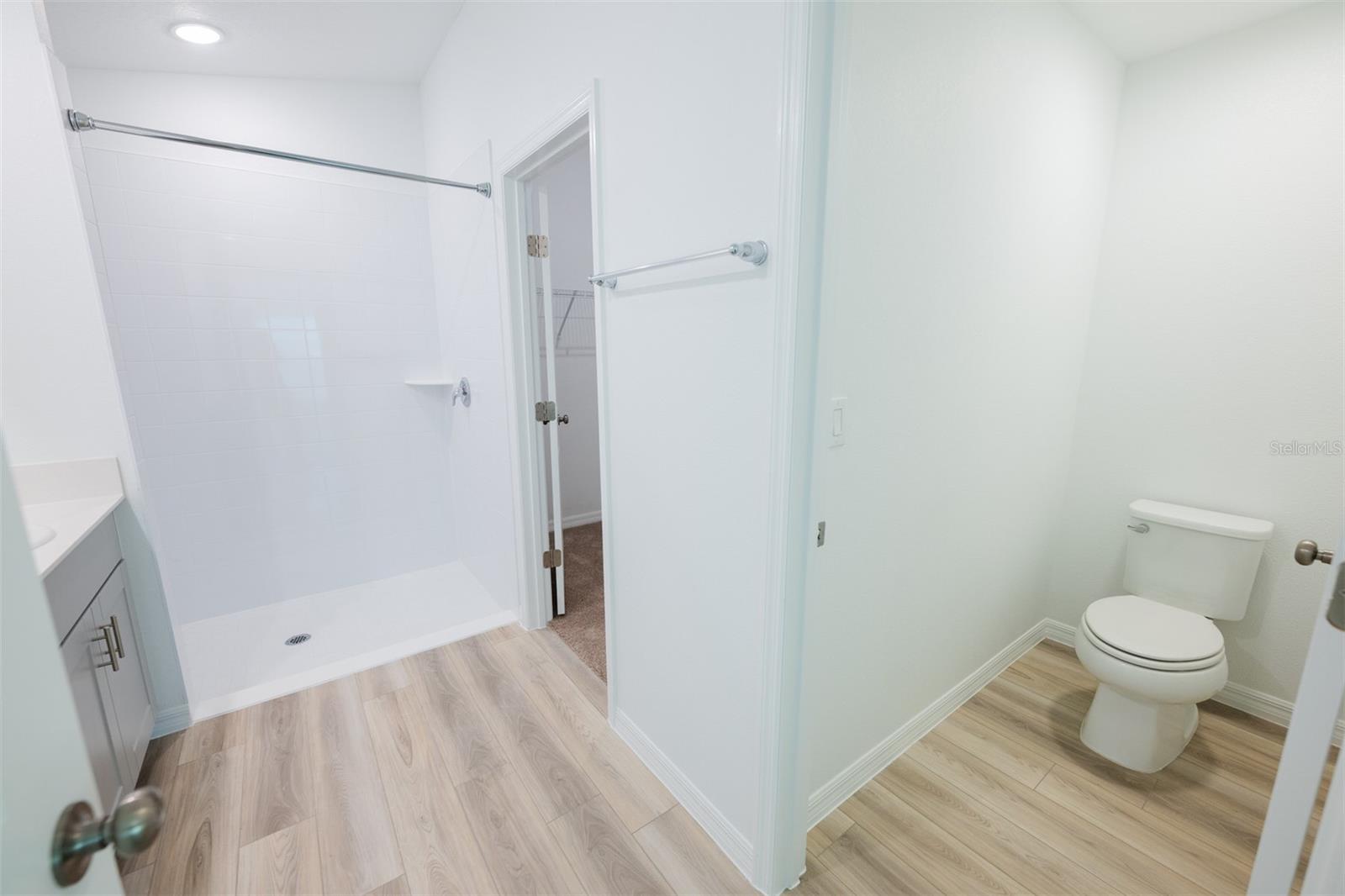 VVYNNSTONE PH 1 - Residential Lease