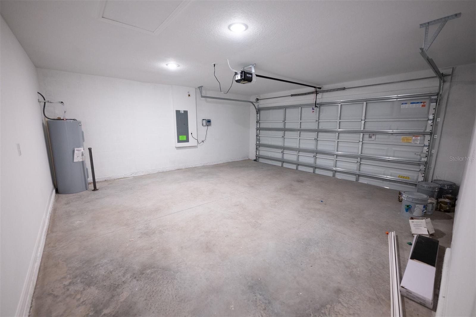 VVYNNSTONE PH 1 - Residential Lease