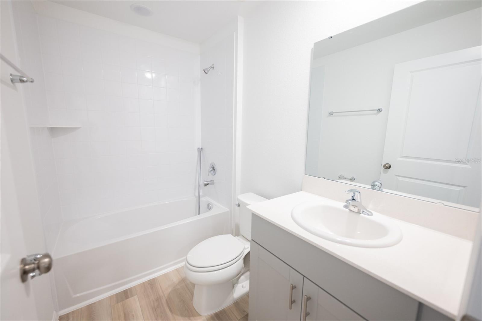 VVYNNSTONE PH 1 - Residential Lease