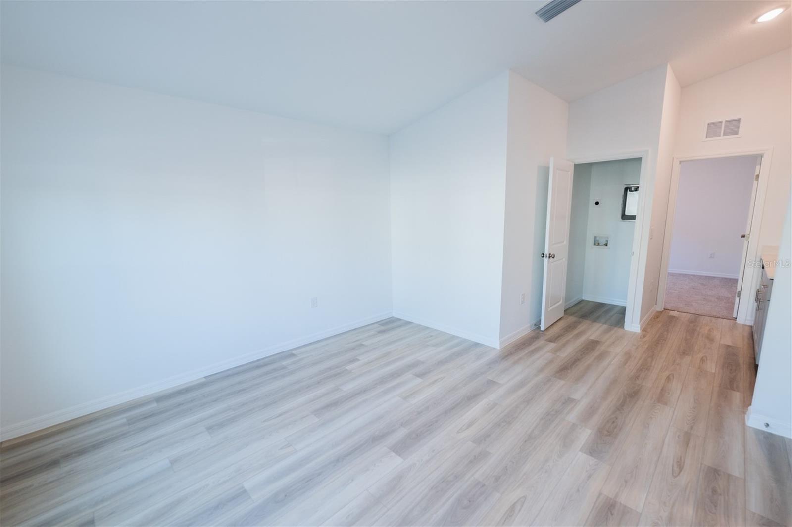 VVYNNSTONE PH 1 - Residential Lease