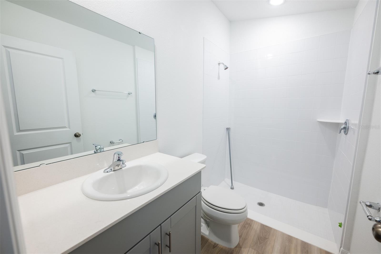 VVYNNSTONE PH 1 - Residential Lease