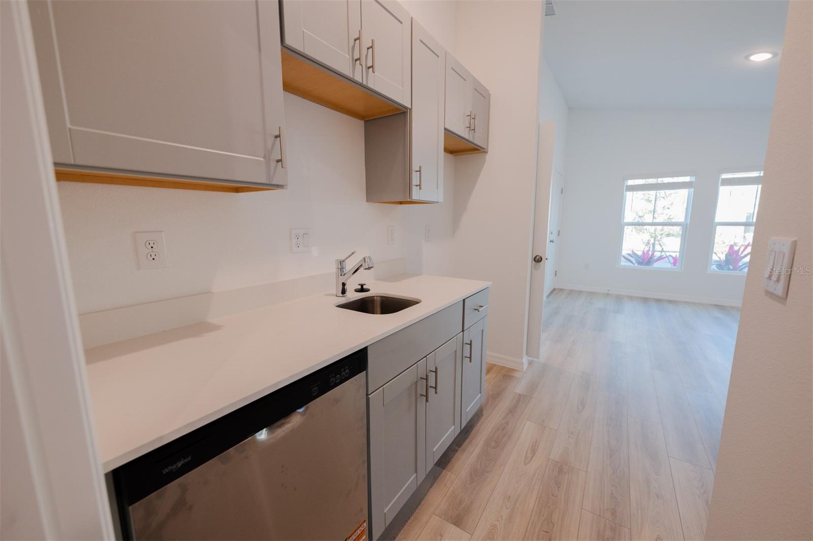 VVYNNSTONE PH 1 - Residential Lease