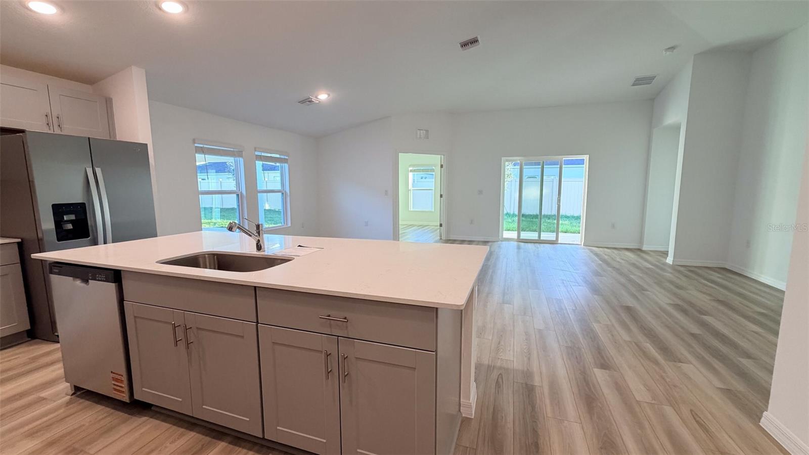 VVYNNSTONE PH 1 - Residential Lease