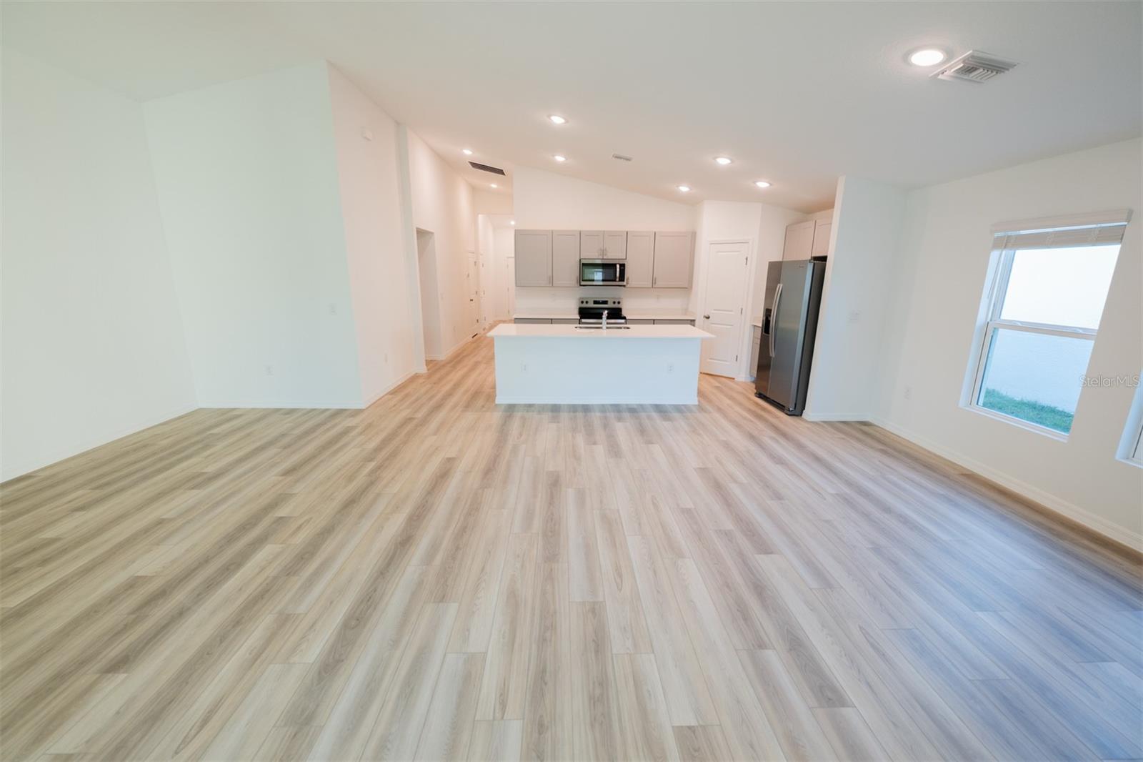 VVYNNSTONE PH 1 - Residential Lease