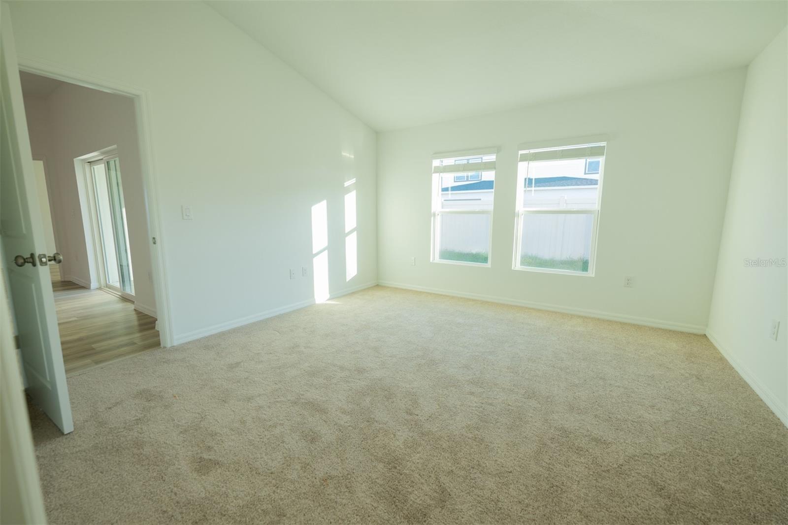 VVYNNSTONE PH 1 - Residential Lease