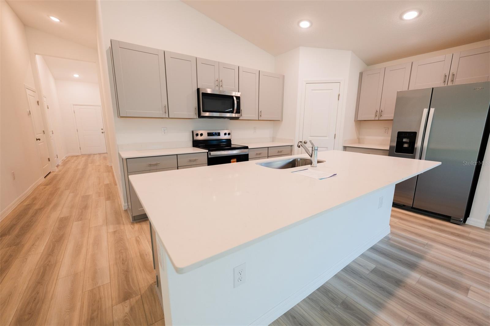 VVYNNSTONE PH 1 - Residential Lease