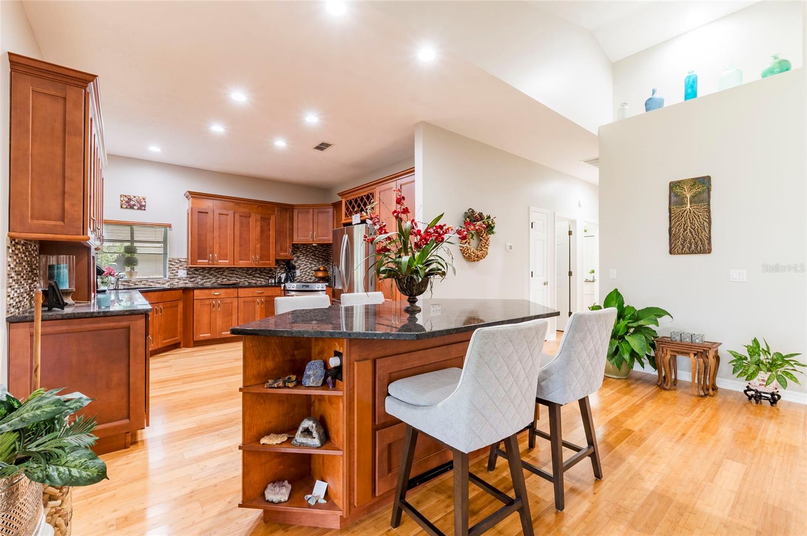 3047 W BERMUDA DUNES DRIVE