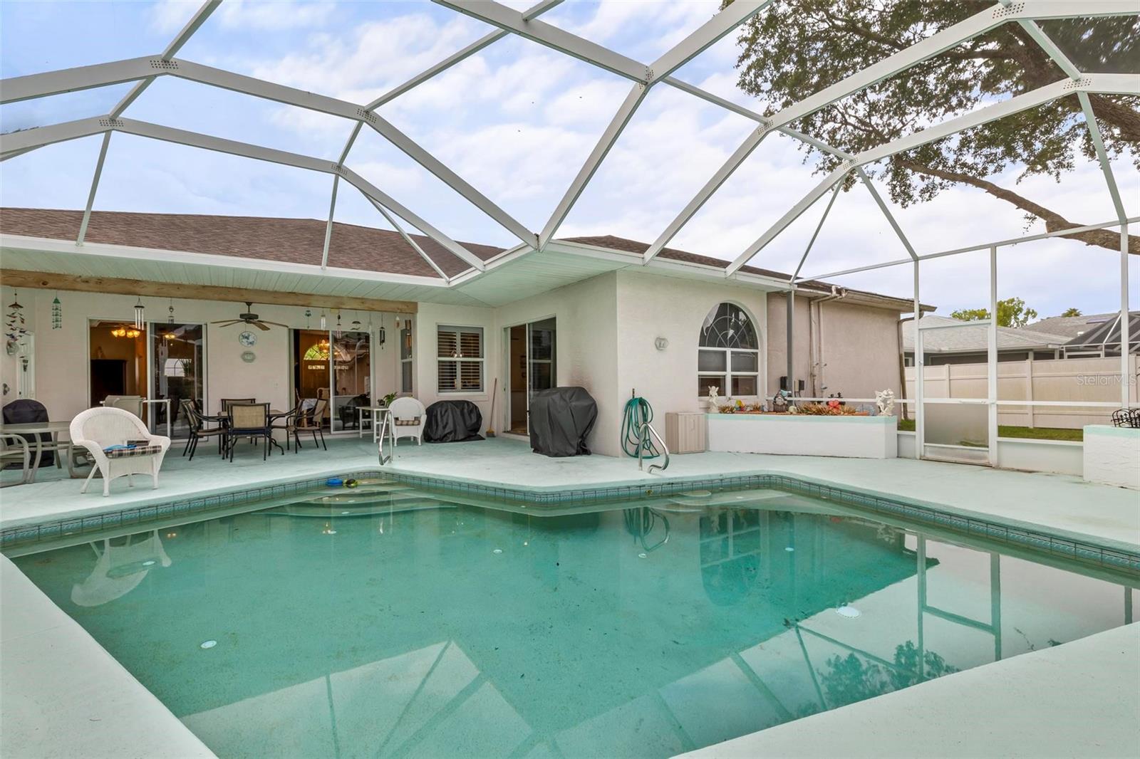 2 WESTRIDGE LANE