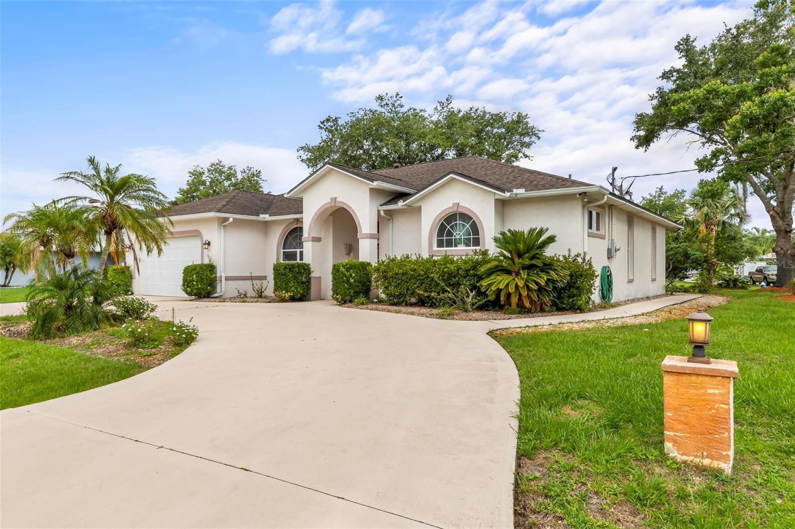 2 WESTRIDGE LANE