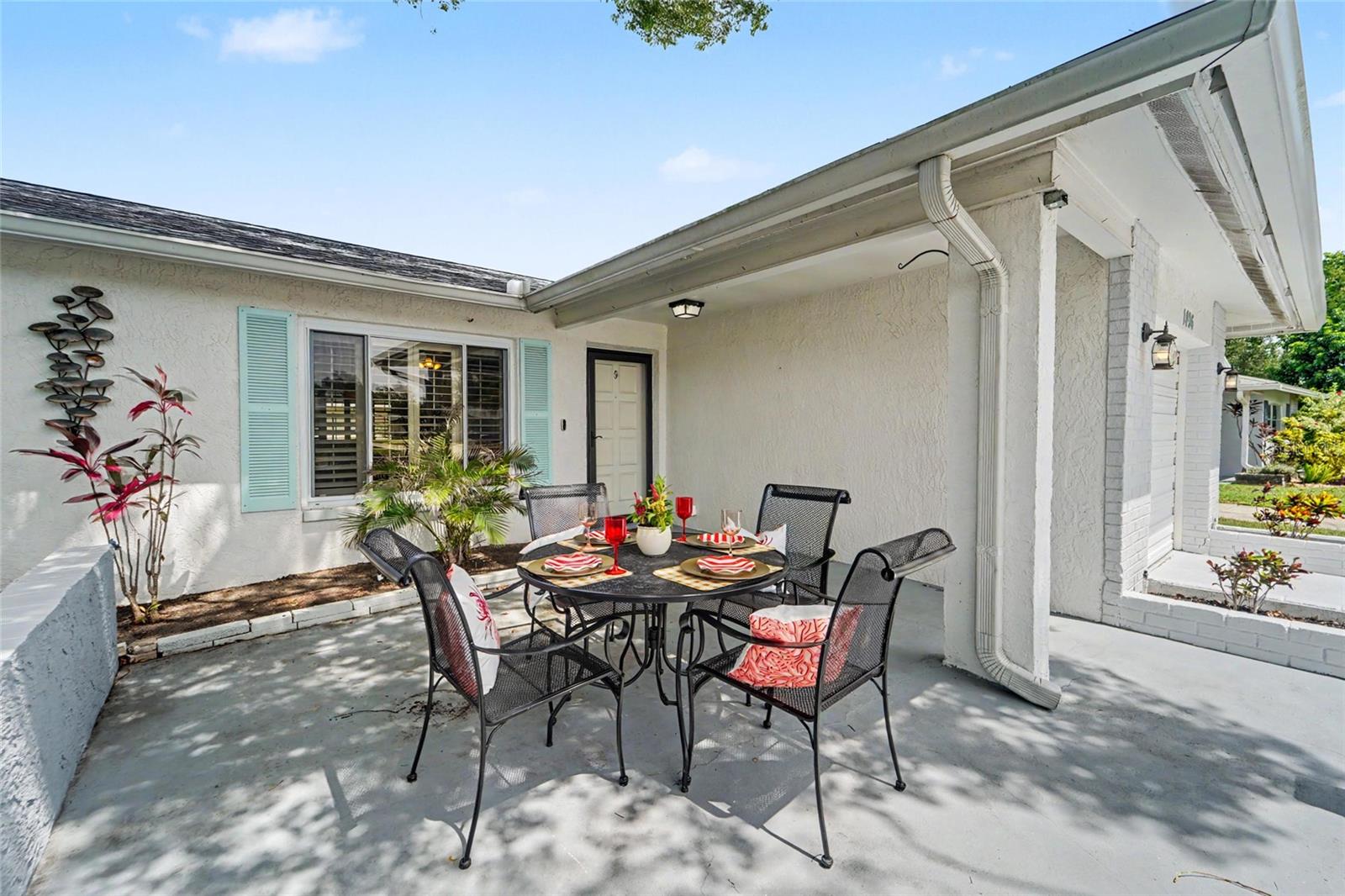 1496 QUEEN ANNE DRIVE