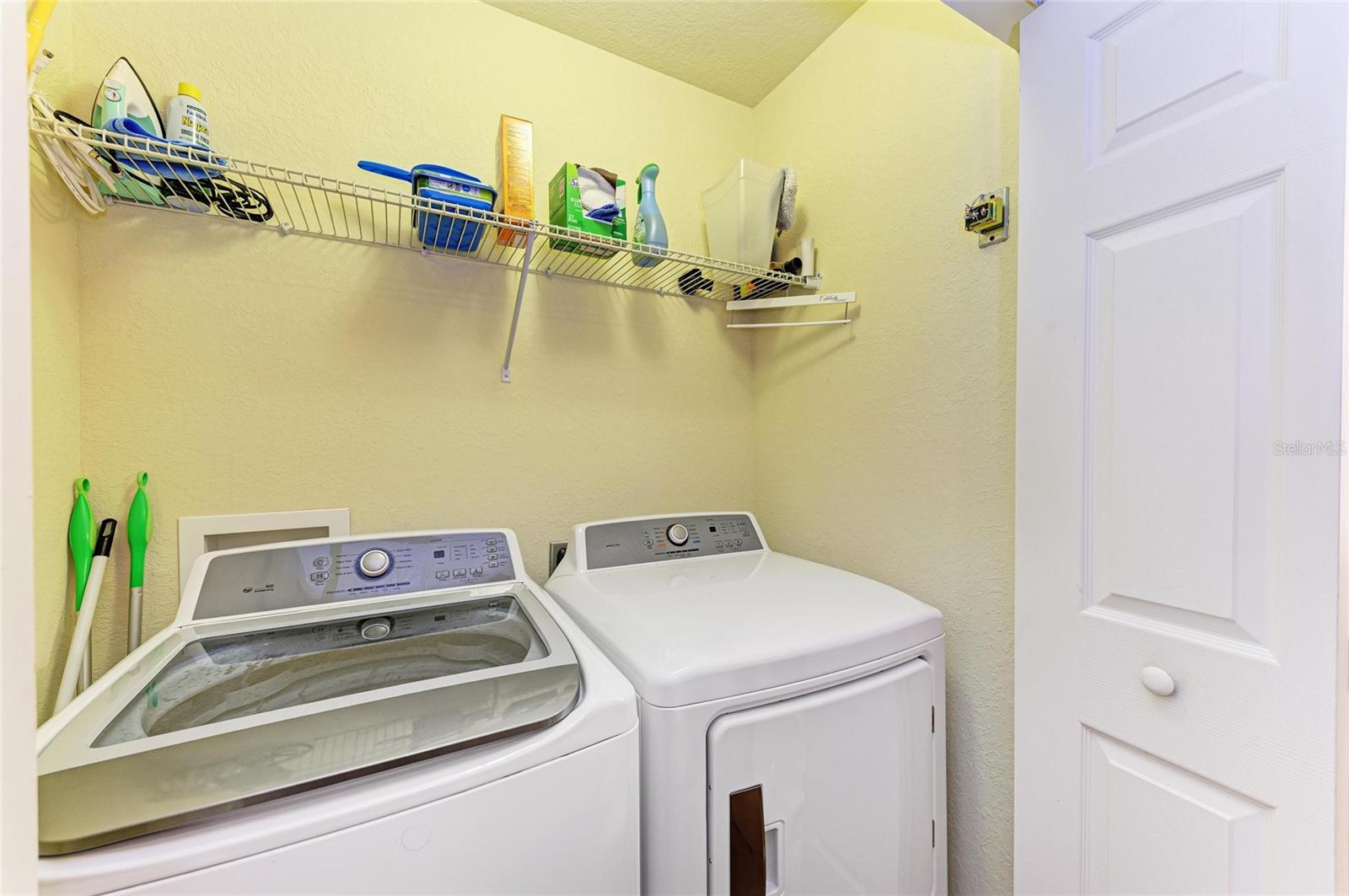 RIVER STRAND - Residential Lease