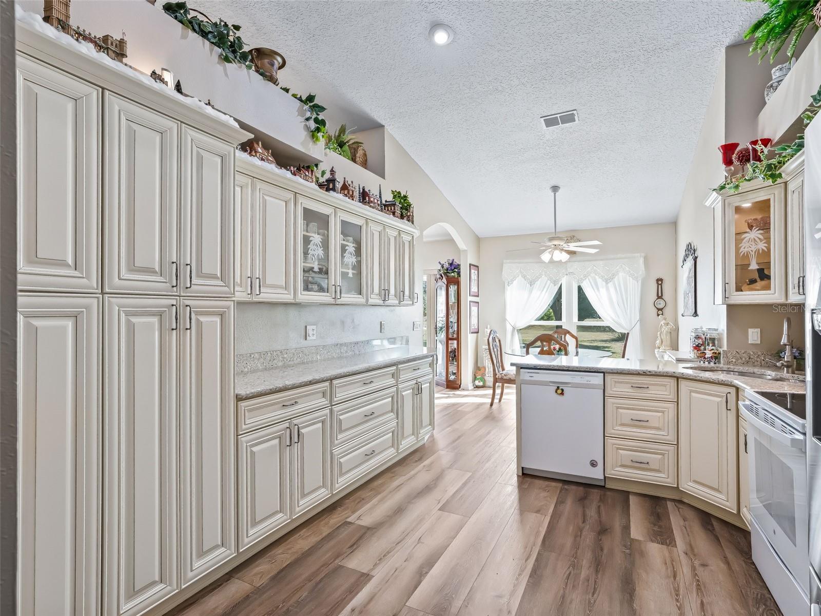 LAKES LADY LAKE - Residential