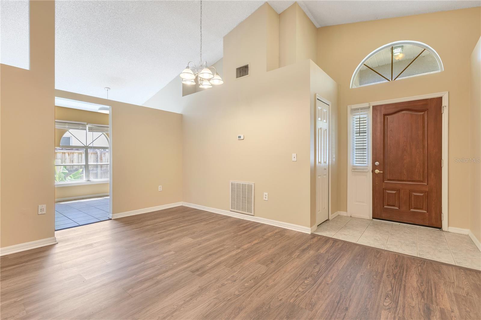 2911 SAINT JAMES LANE