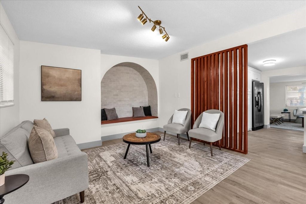 Photo of 409 Oakhurst Street, Altamonte Springs, FL 32701 (MLS # O6377781)