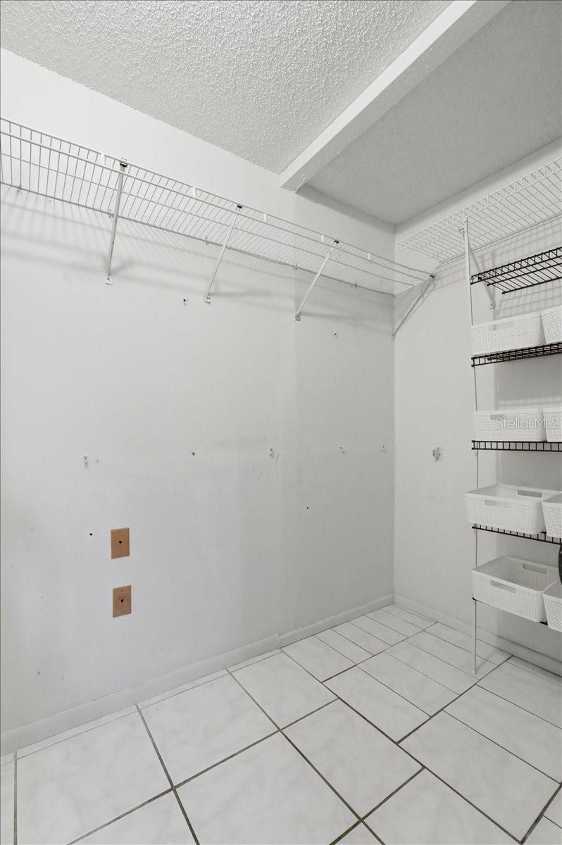 WEDGEWOOD GOLF & COUNTRY CLUB PH 01 - Residential