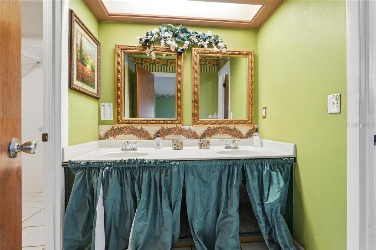 WEDGEWOOD GOLF & COUNTRY CLUB PH 01 - Residential