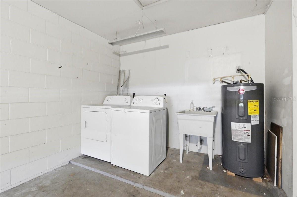 WEDGEWOOD GOLF & COUNTRY CLUB PH 01 - Residential