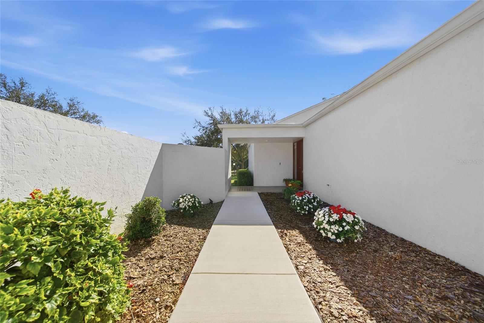 CARROLLWOOD VILLAGE NORTHMEADO - Residential