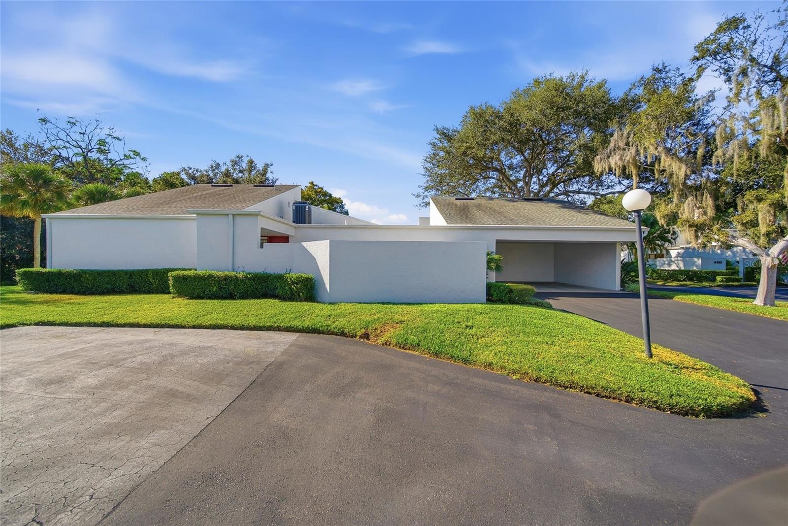 CARROLLWOOD VILLAGE NORTHMEADO - Residential