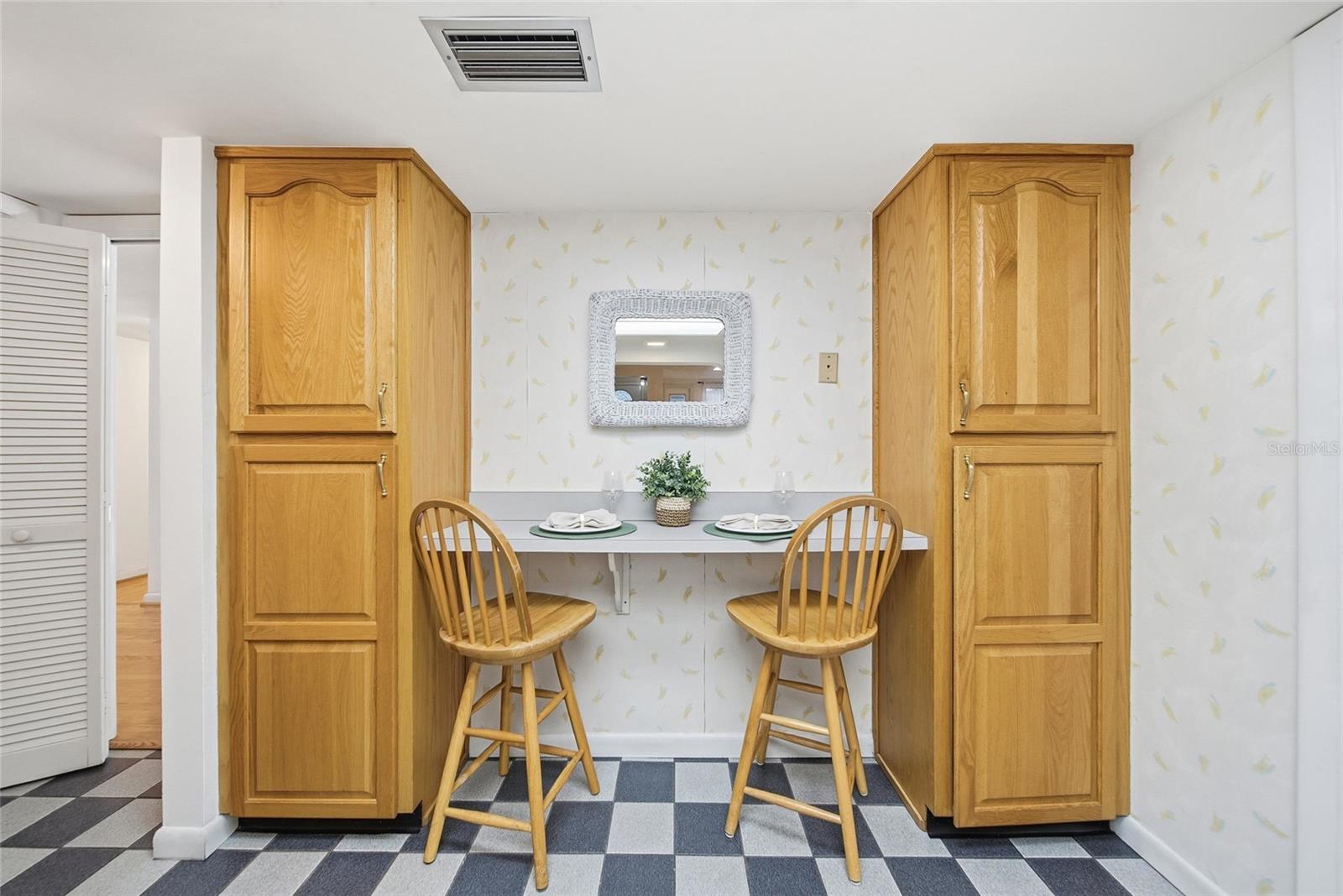 CARROLLWOOD VILLAGE NORTHMEADO - Residential