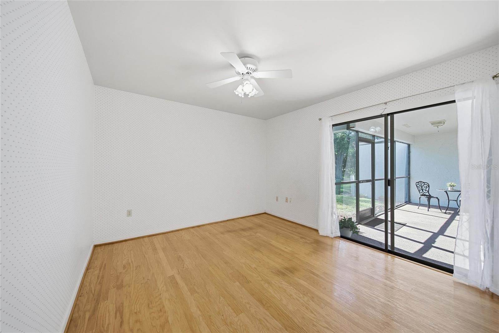 CARROLLWOOD VILLAGE NORTHMEADO - Residential