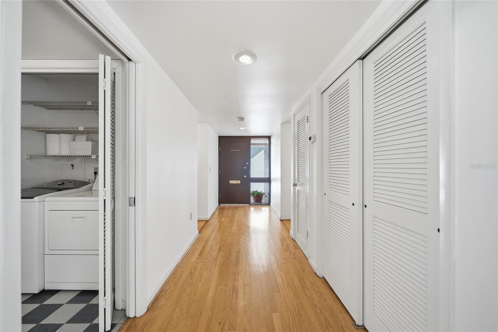 CARROLLWOOD VILLAGE NORTHMEADO - Residential