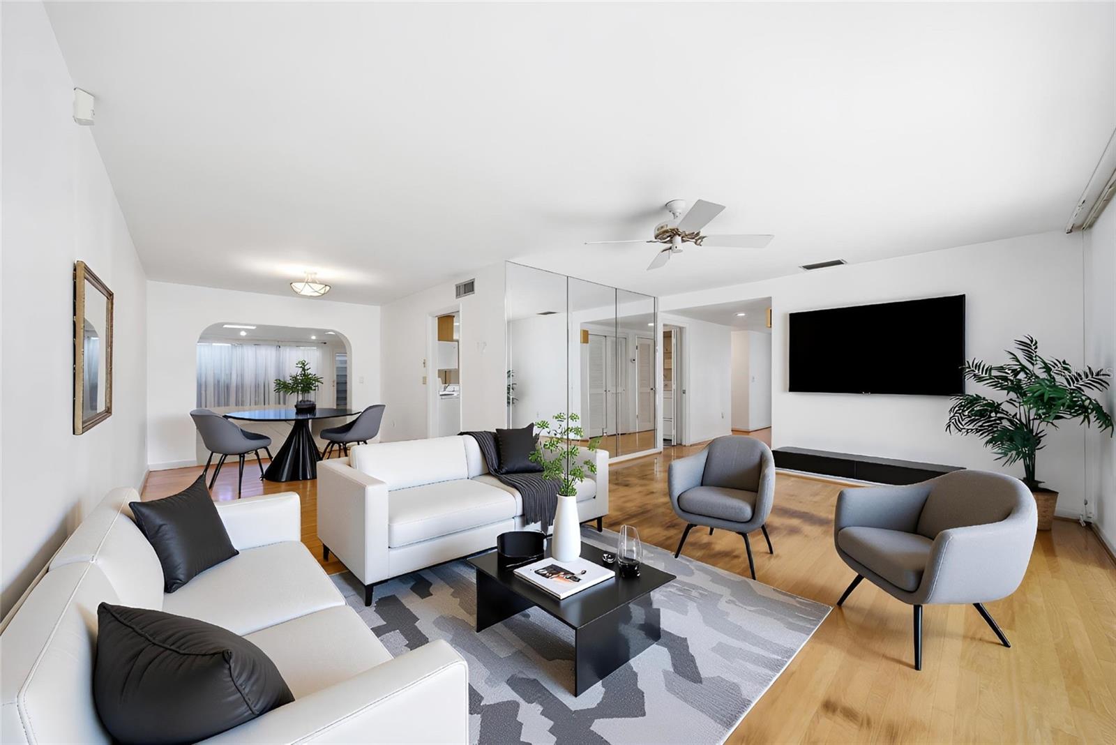 CARROLLWOOD VILLAGE NORTHMEADO - Residential