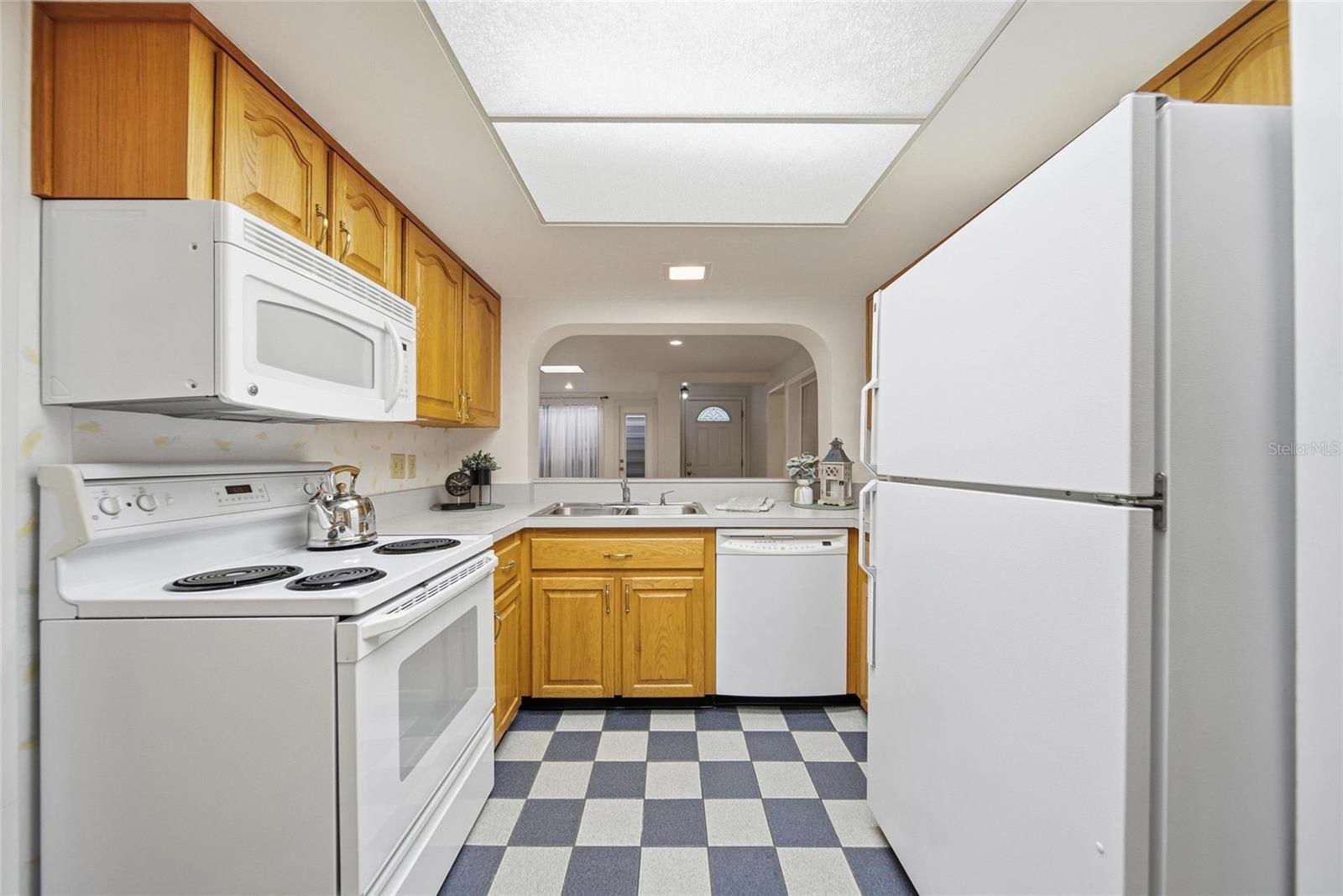 CARROLLWOOD VILLAGE NORTHMEADO - Residential