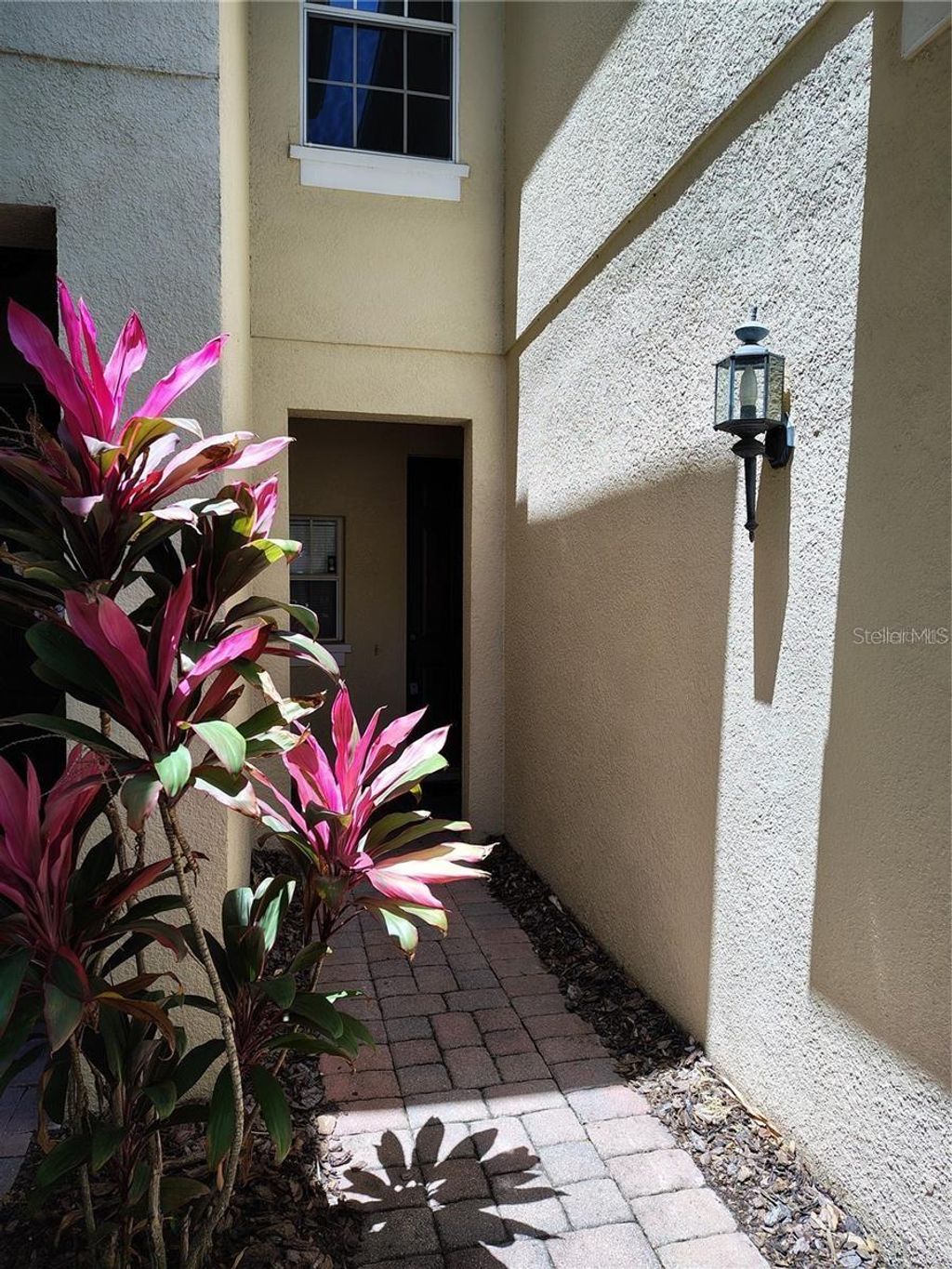 Photo of 6043 Strada Isle Way, Orlando, FL 32835 (MLS # V4947422)