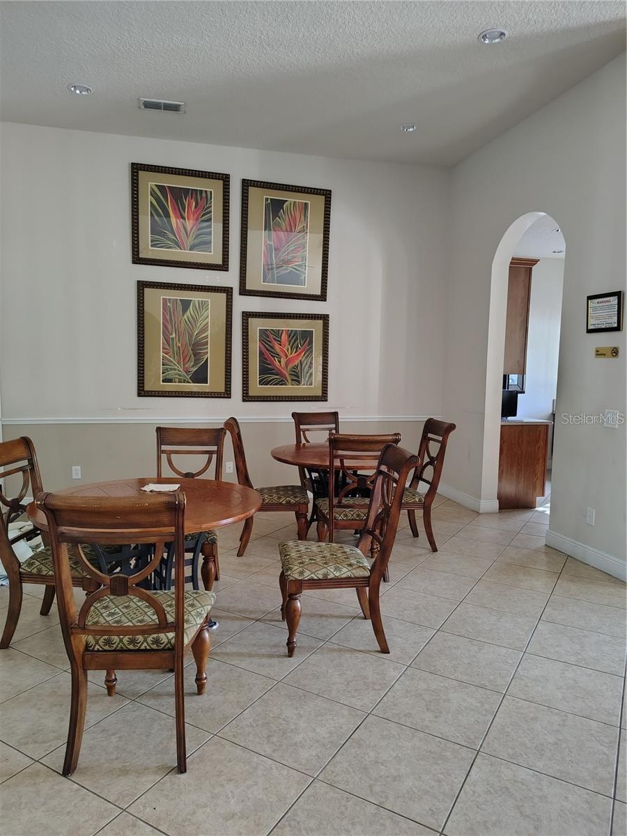 VILLA CAPRI/METROWEST - Residential