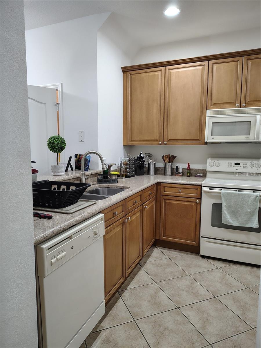 VILLA CAPRI/METROWEST - Residential