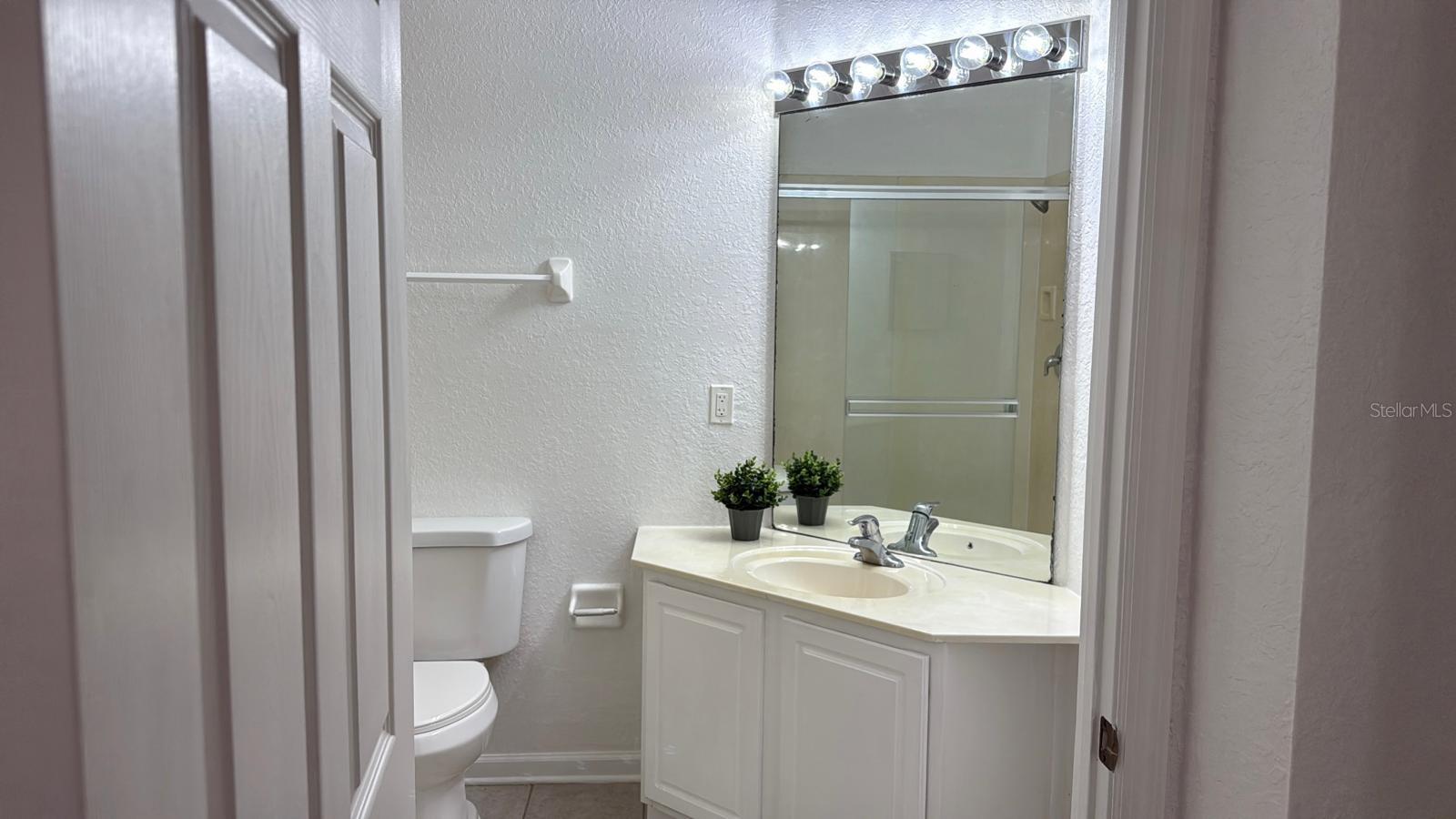 HORIZONS AT VISTA LAKES CONDO PH 1 - Residential