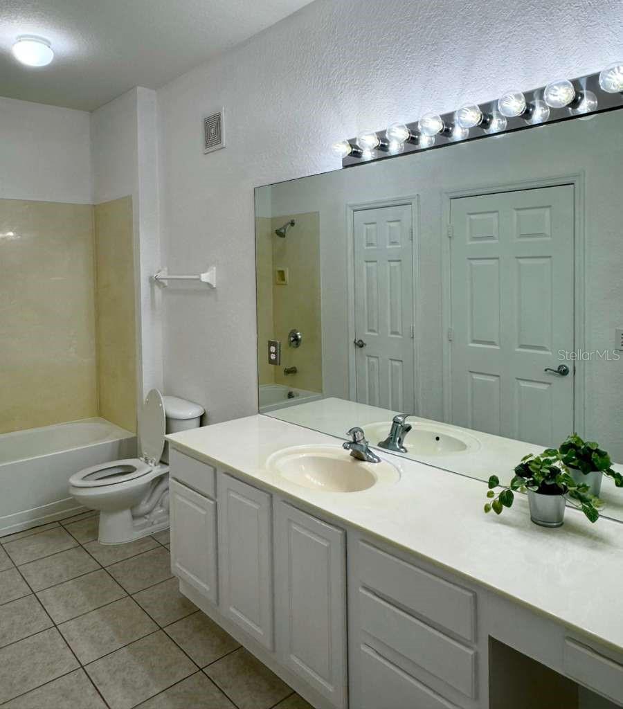 HORIZONS AT VISTA LAKES CONDO PH 1 - Residential