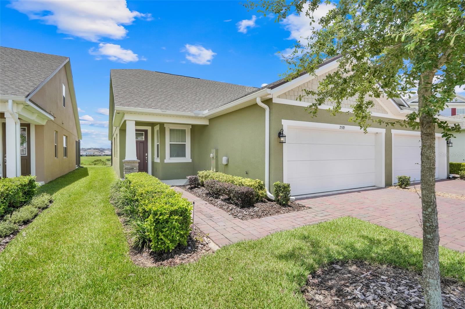 2585 ROYAL JASMINE COURT
