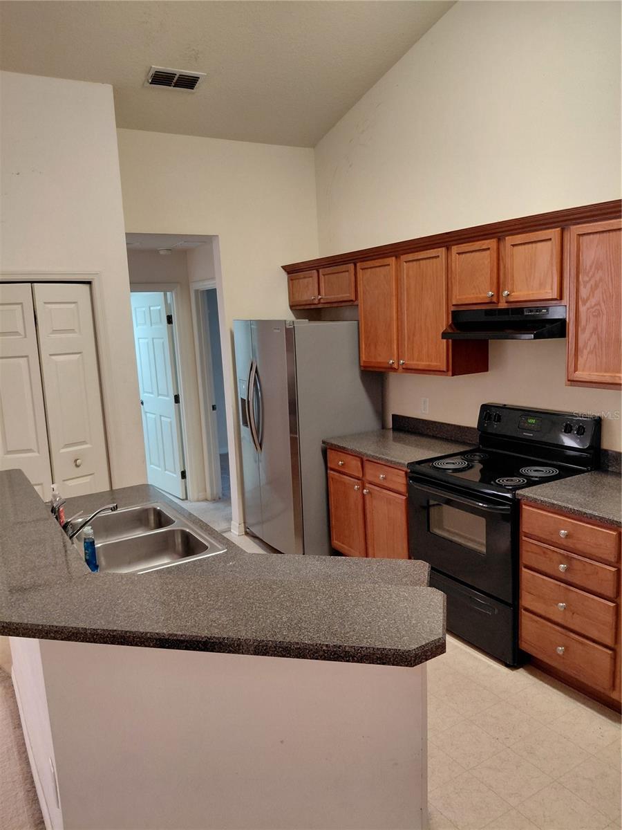 RAINBOW PARK UN 01 - Residential Lease