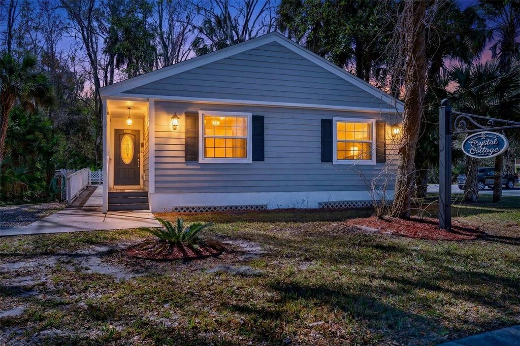 Photo of 110 NE Crystal Street, Crystal River, FL 34428 (MLS # OM719620)