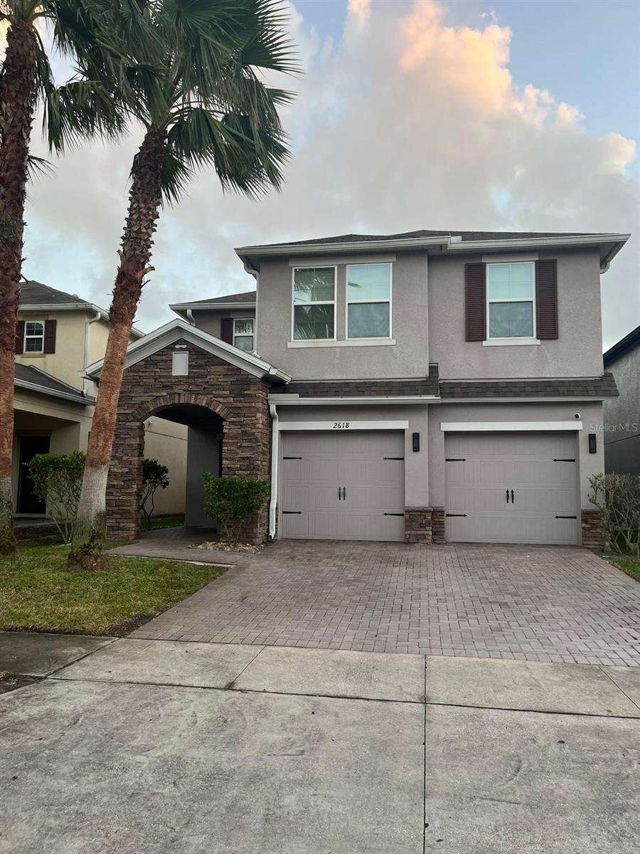 GORGEOUS 4 BEDROOM 2.5 BATHROOM HOUSE FOR SALE IN THE HEART OF KISSIMMEE LOCATED IN THE DESIRABLE PRESERVE AT TAPESTRY COMMUNITY. CLOSE TO THE LOOP SHOPPING CENTER, ATTRACTIONS AND HIGHWAYS. THE KITCHEN FEATURES STAINLESS STEEL APPLIANCES, AND GRANITE COUNTERTOPS. MASTER BEDROOM HAS SPACIOUS WALK IN CLOSET. ENJOY A LARGE FENCED IN YARD, WITH COVERED PORCH AREA & FIRE PIT. DONT MISS YOUR OPPORTUNITY ON THIS ONE!